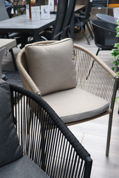 De mooiste tuinmeubels, zoals trendy loungesets, koop je bij GroenRijk Den Bosch!