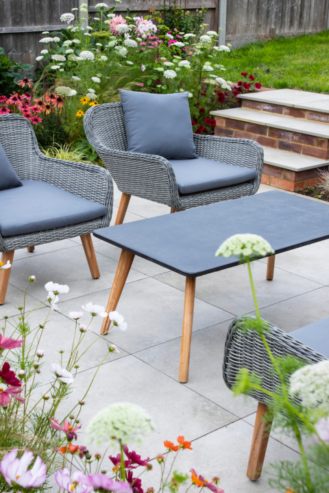 De mooiste tuinmeubels, zoals trendy tuintafels, koop je bij GroenRijk Den Bosch!